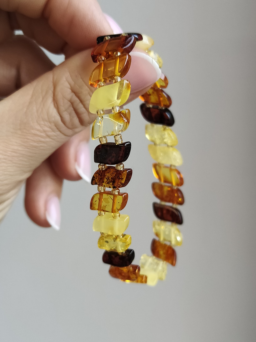 Cieniowane naturalne szlifowane bursztyny B95