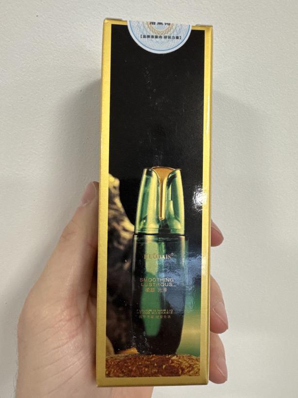 Sérum na vlasy proti krepovateniu vlasov