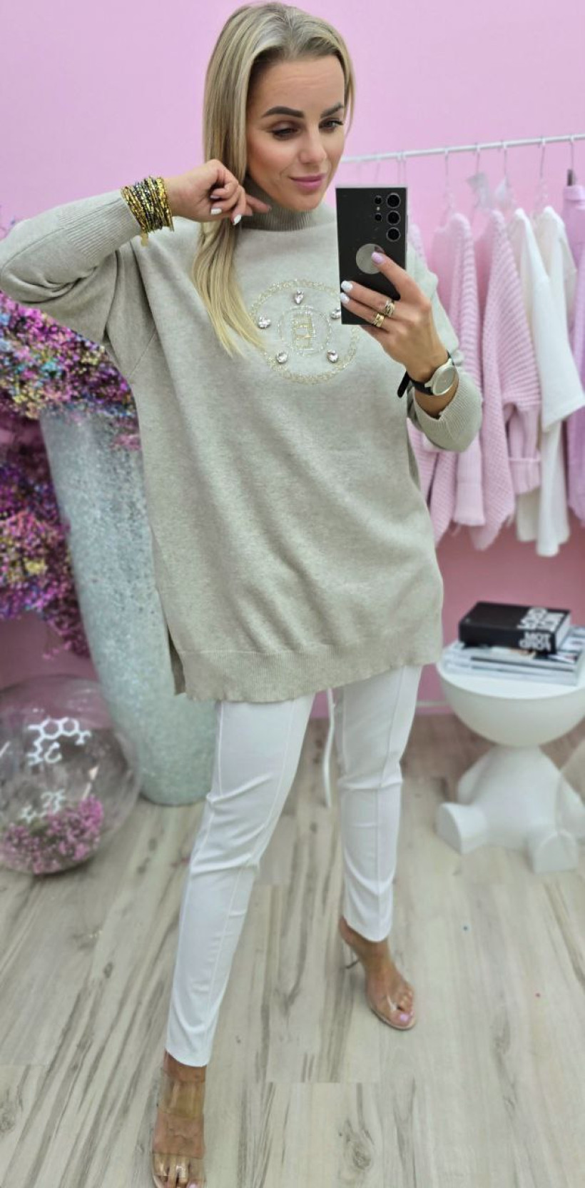 sweterek bibione z poł golfem bezow z przodu cyrkonie B