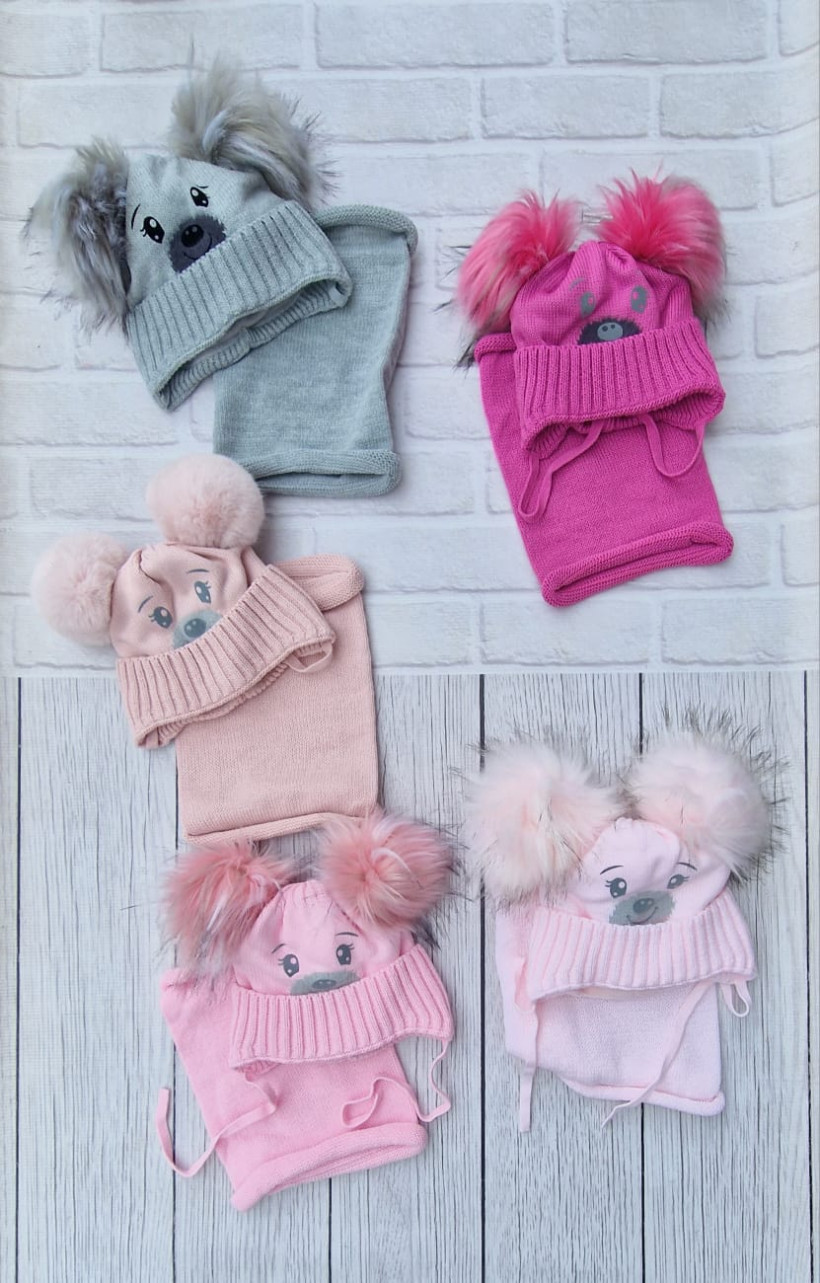 Czapka miś z pomponami