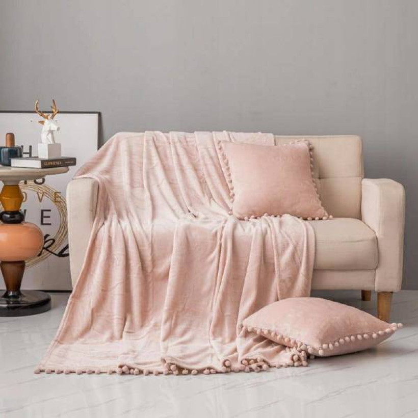 Koc boho z pomponami 130x180cm różowy KKE-130