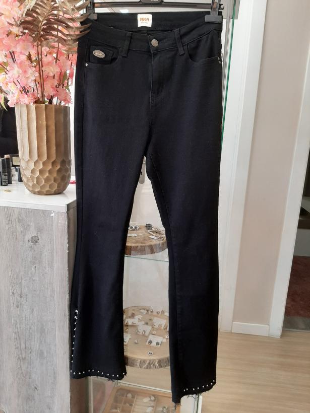 Calças de ganga pretas à boca de sino