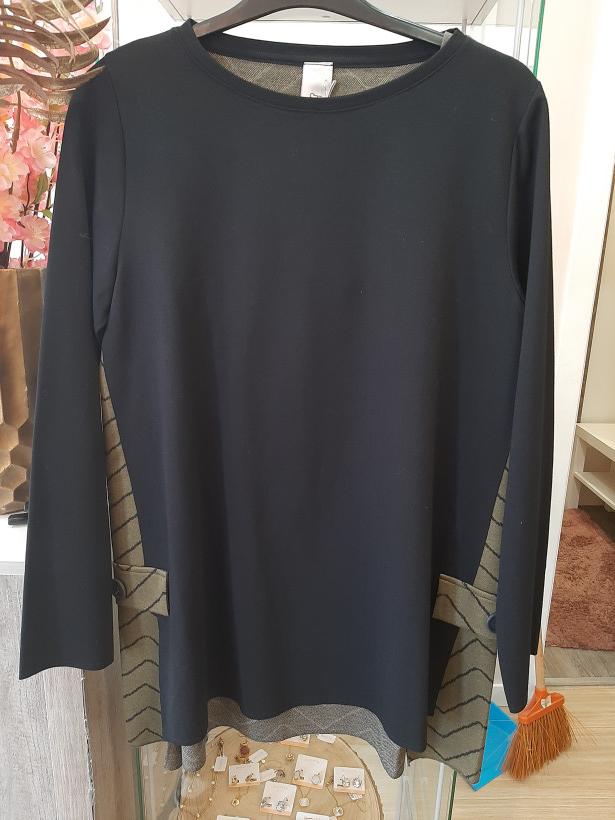 Camisola preta com costas verde musgo