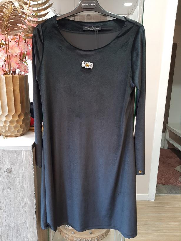 Vestido preto aveludado