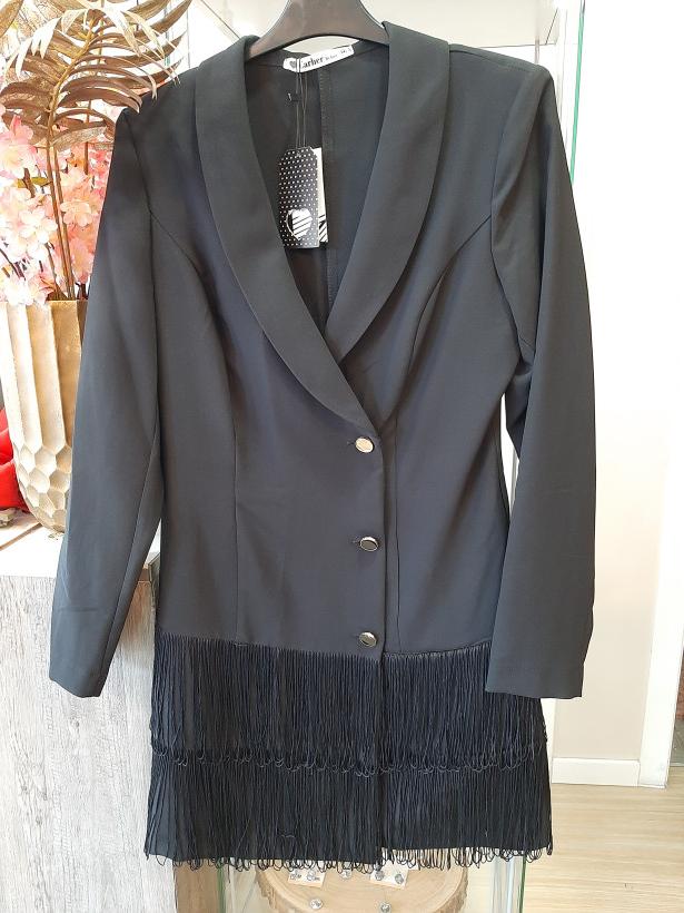 Blazer preto com franjas