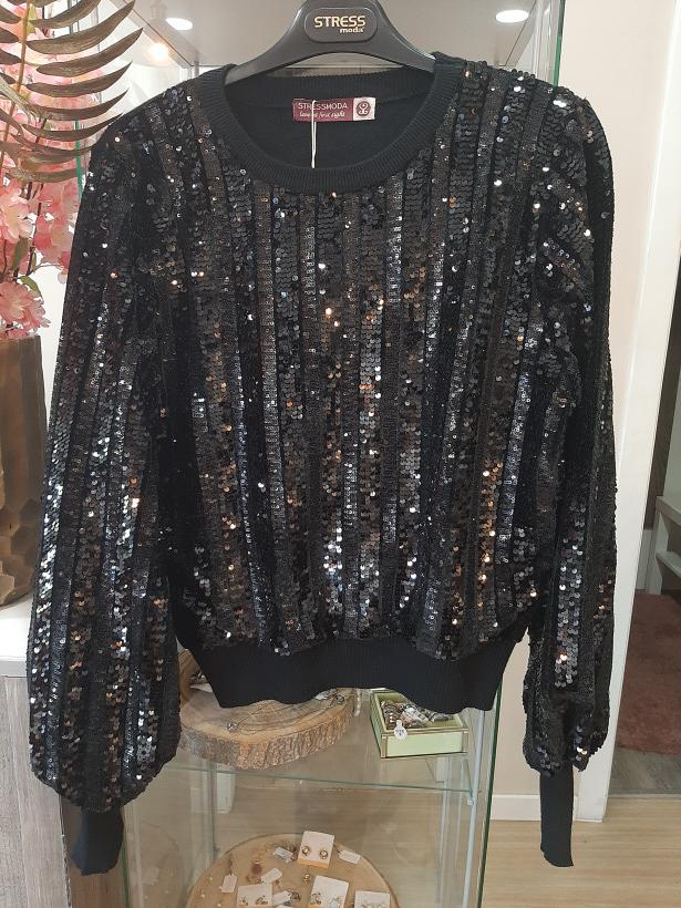 Camisola preta com lantejoulas