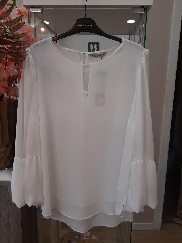 Blusa branca com folhos nas mangas