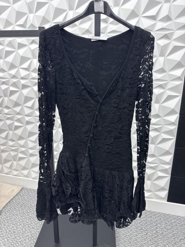 Kombinezon koronkowy krótki guziki