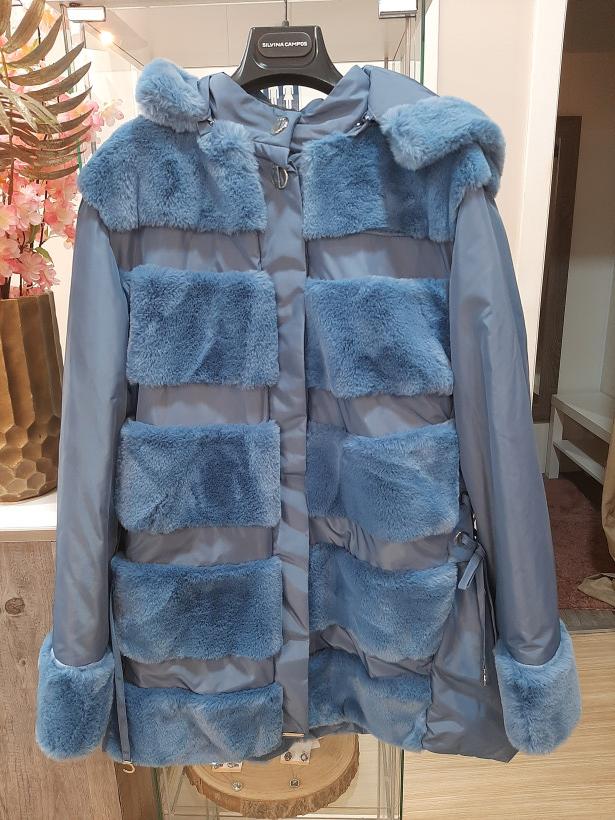 Parka azul com pelo