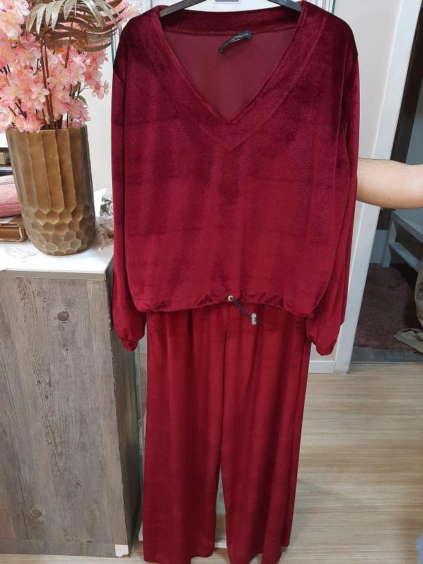 Conjunto camisola e calças bordeaux