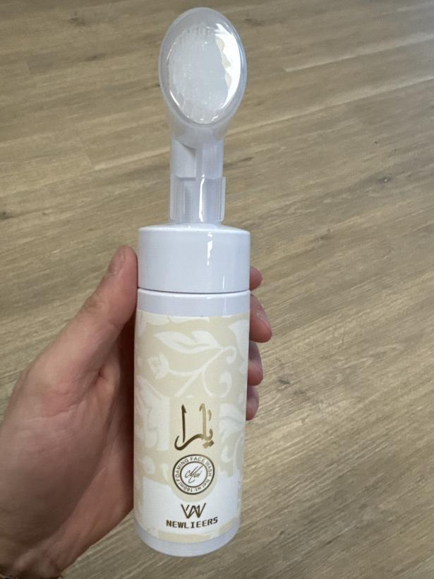 Hĺbkovo čistiaca kefa - Yara (biela)