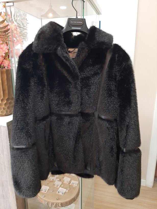 Casaco preto de pelo