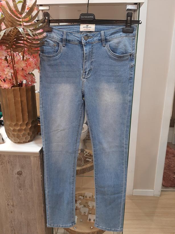 Calças de ganga azuis claras