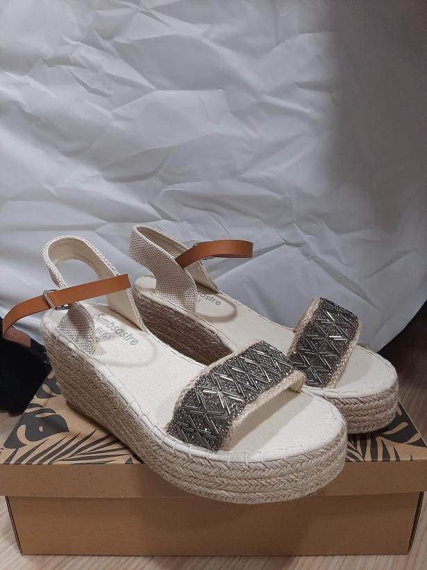 Sandálias de plataforma com brilhos