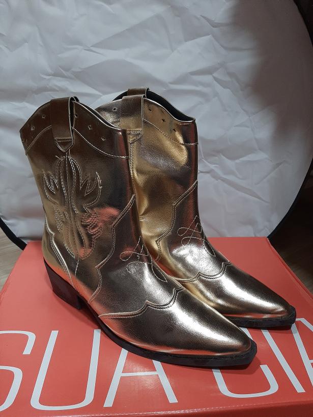 Botas cowboy metalizadas douradas