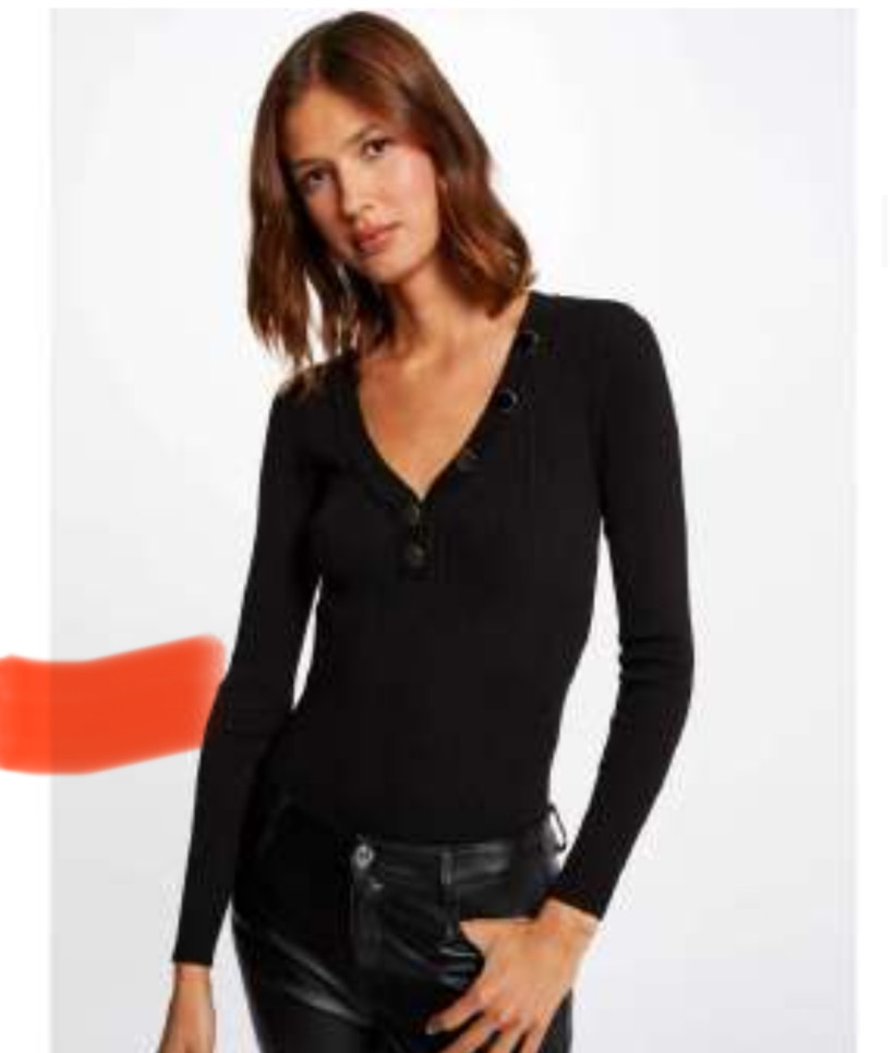 Camisola preta canelada com botões no decote