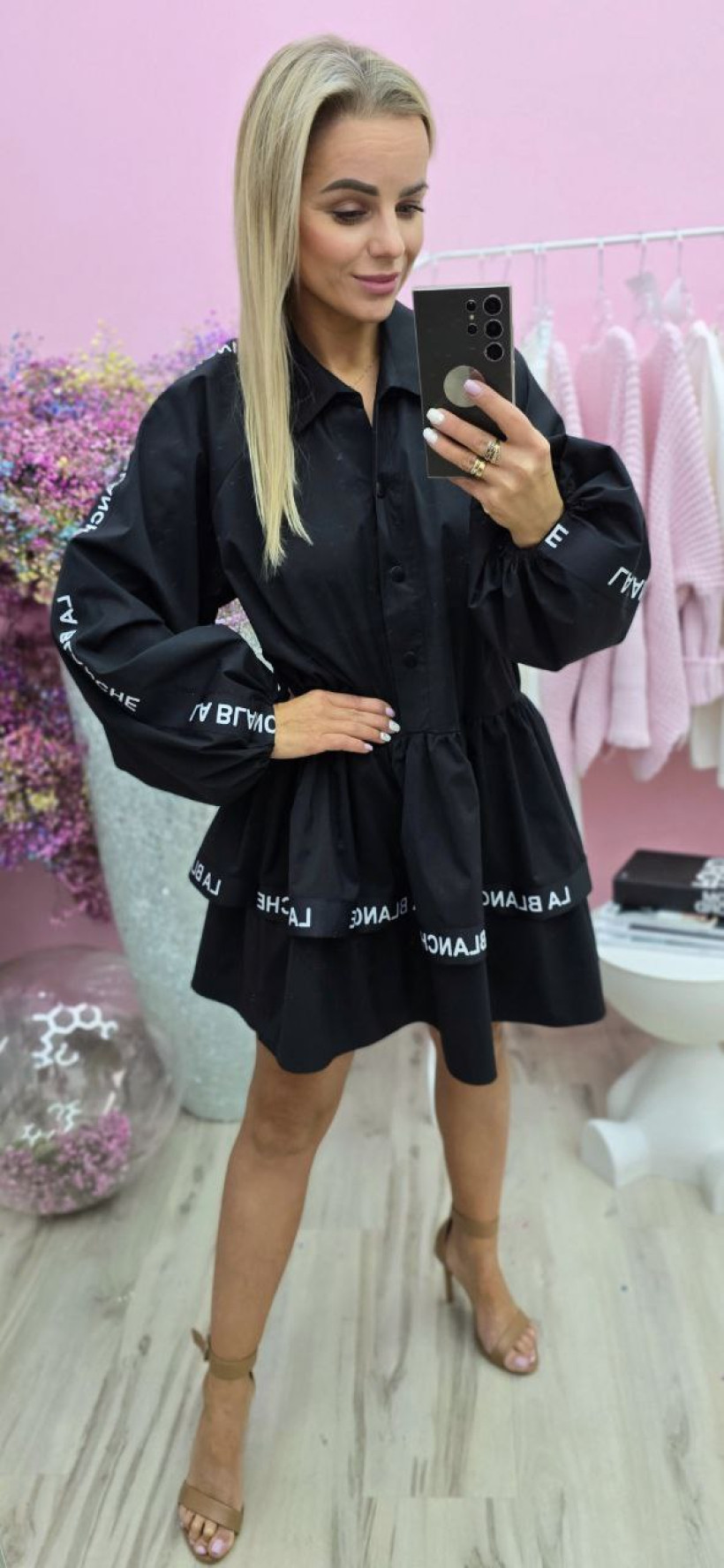 sukienka LB koszulowa odcinana w pasie /na rekawach i falbance czarna taśma /kolor czrany