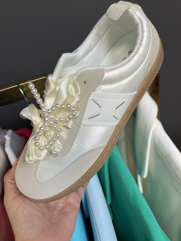 BUTY ŚMIETANA-BEŻ SPORT