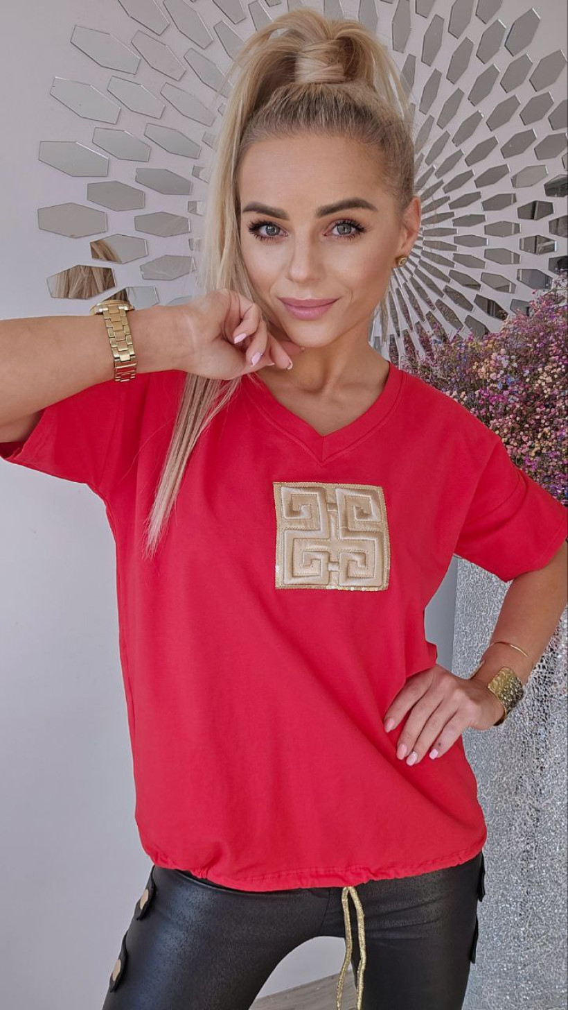 Bluzka z krótkim rękawem /kolor czerwony/złoty kwadrat dookoła cekiny/ściągana na dole