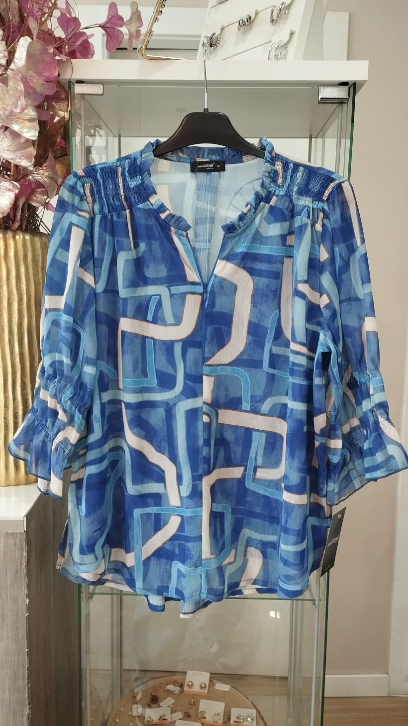 Blusa com tons de azul