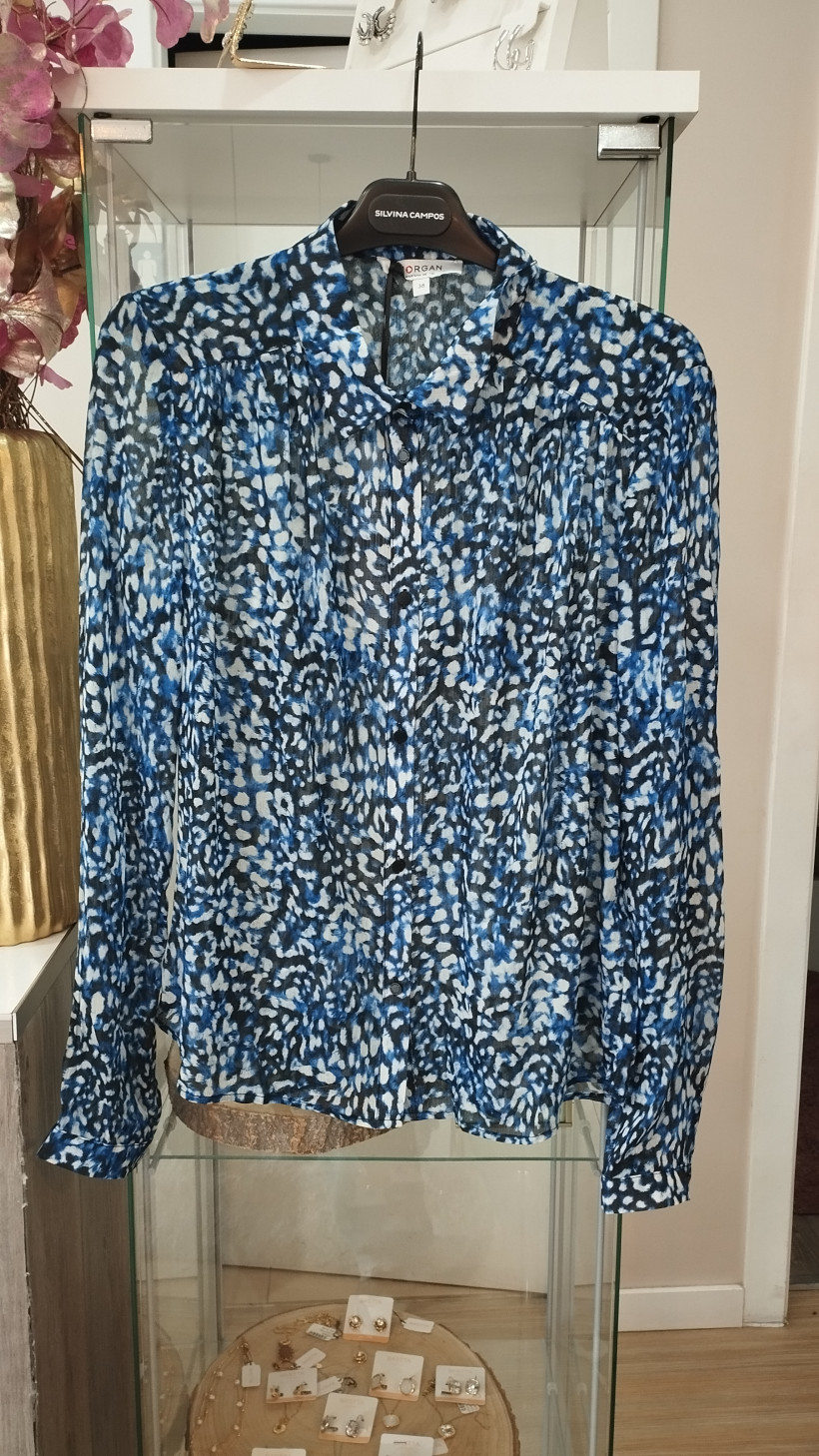 Camisola azul com branco