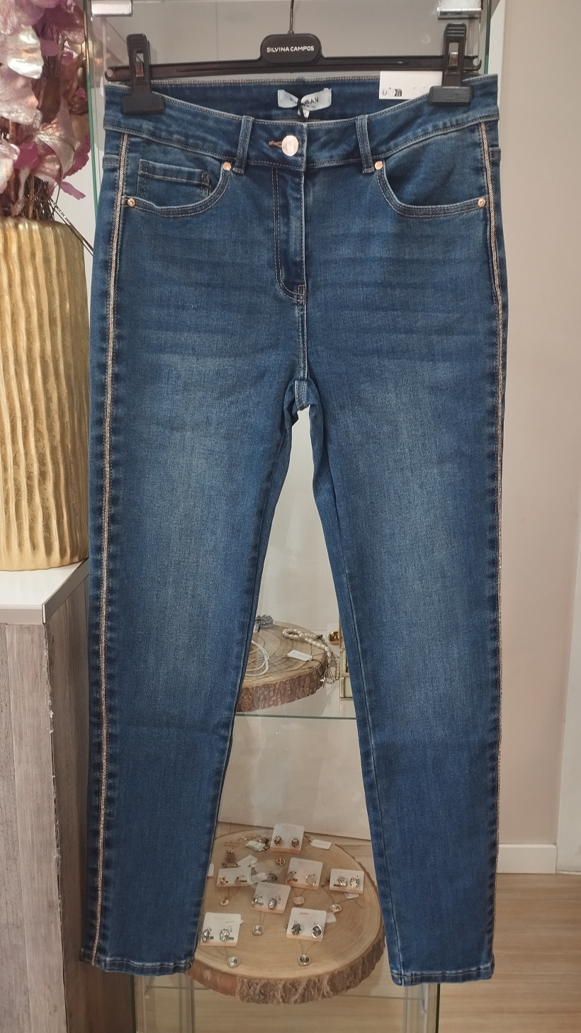 Calças de ganga com detalhe brilhante