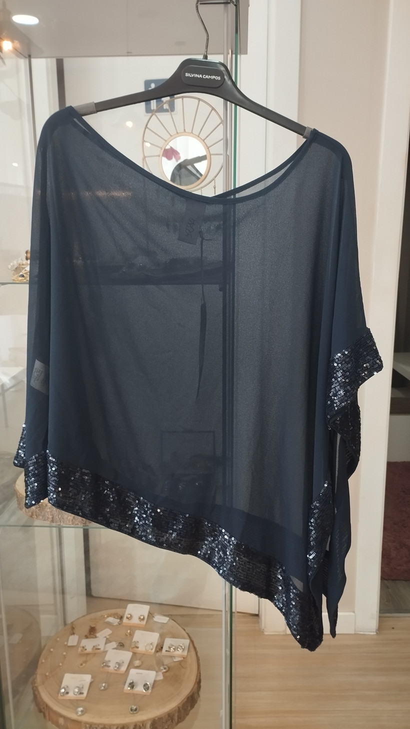Blusa azul escura transparente com detalhes brilhantes