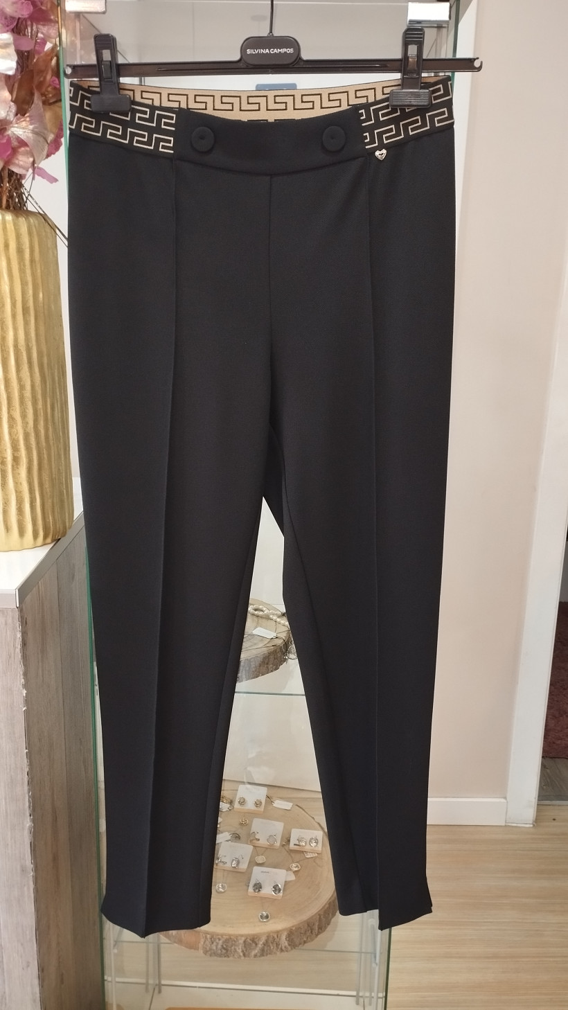 Calças pretas