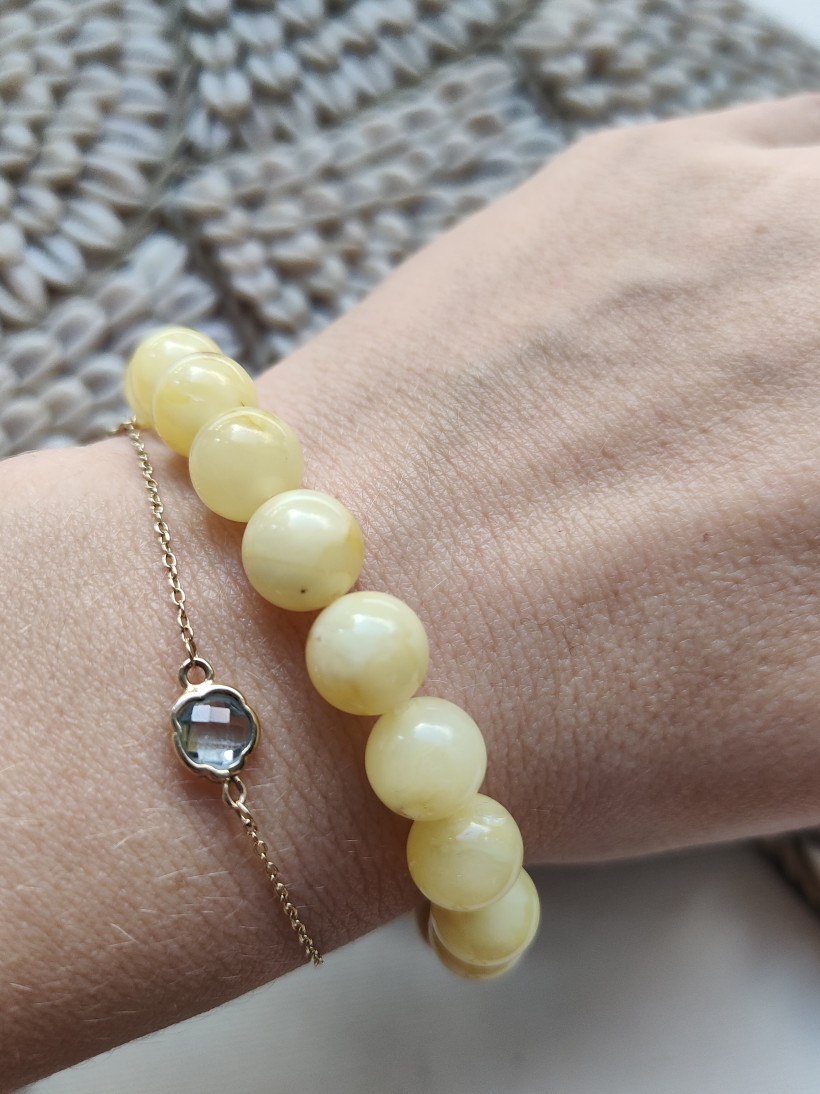 Bransoletka mleczny bursztyn kulka polerowana klasyk