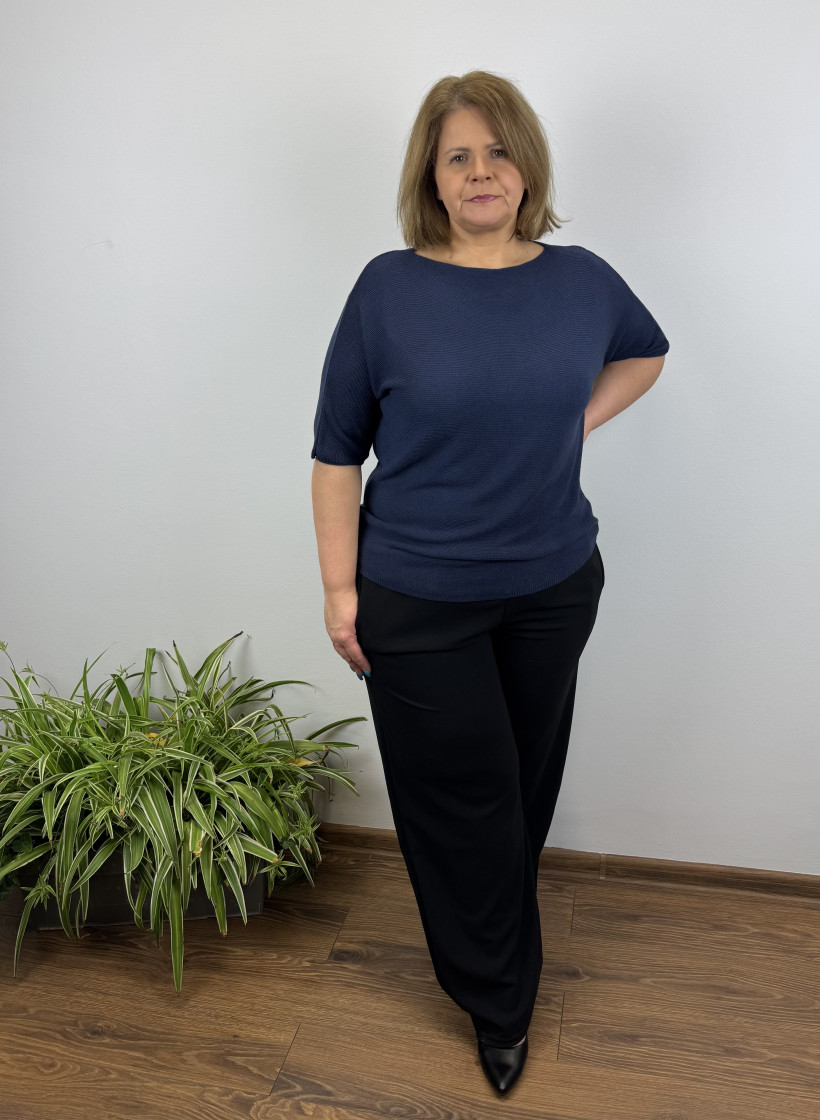 Sweterek nietoperz jednokolorowy - wł. - 5701 - granat