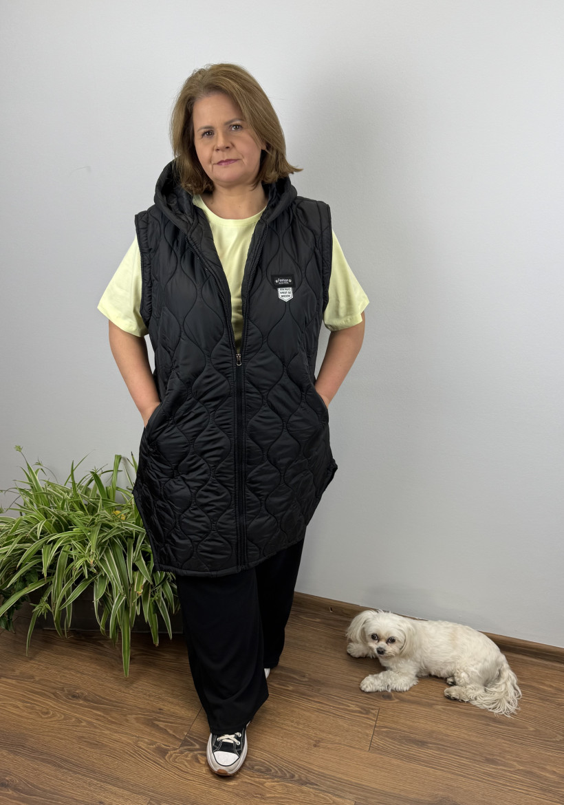 Kamizelka pikowana na zamek z kapturem - ww - (xl) - 7392 - czarna