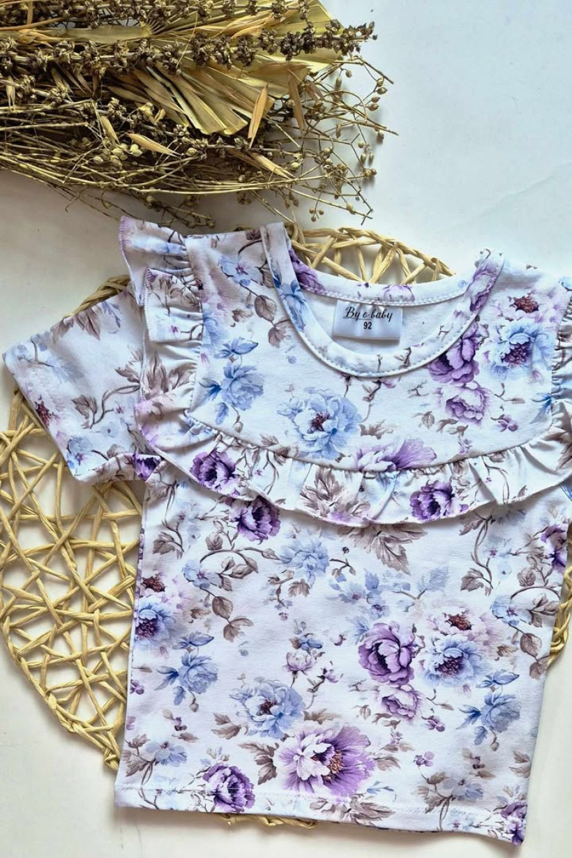 Bluzeczka w kwiaty z falbankami – Fioletowy Ogród Byobaby