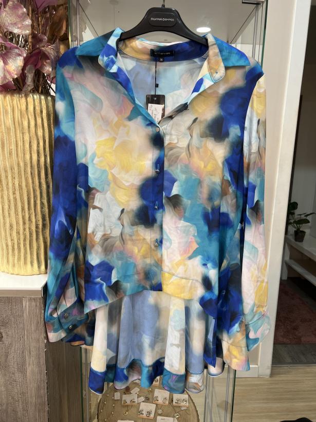 Túnica com tons de azul