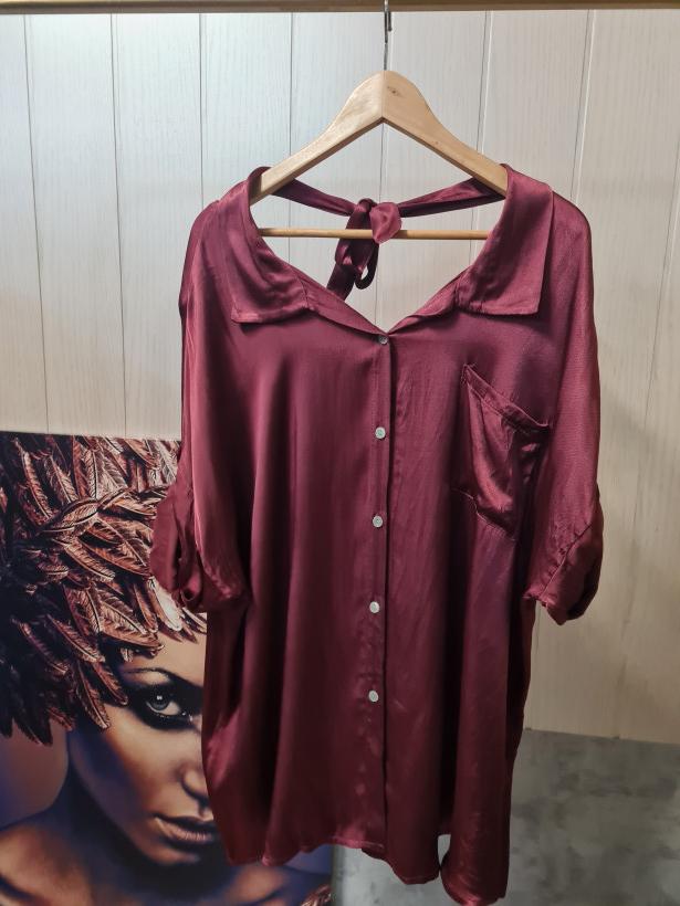 Koszula satynowa Plus Size wiązana z tyłu - bordo