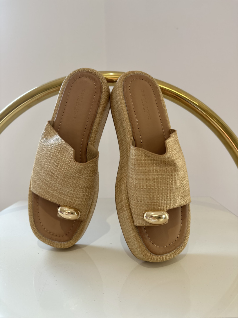 KLAPKI NA PLATFORMIE ZŁOTA OZDOBA SŁOMIANE