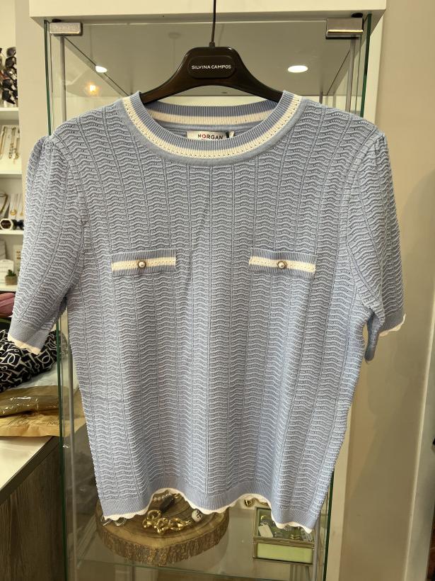 Blusa azul bebê de manga curta