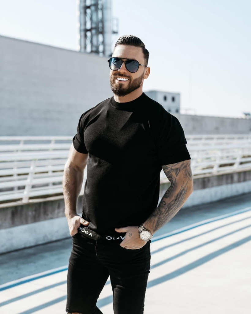 sweter męski NAKIS czarny wyprzedaż