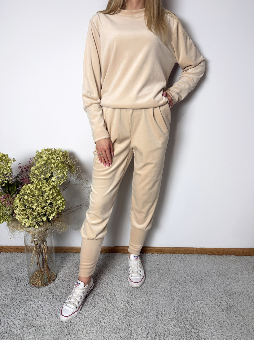 Dres 61 komplet welurowy