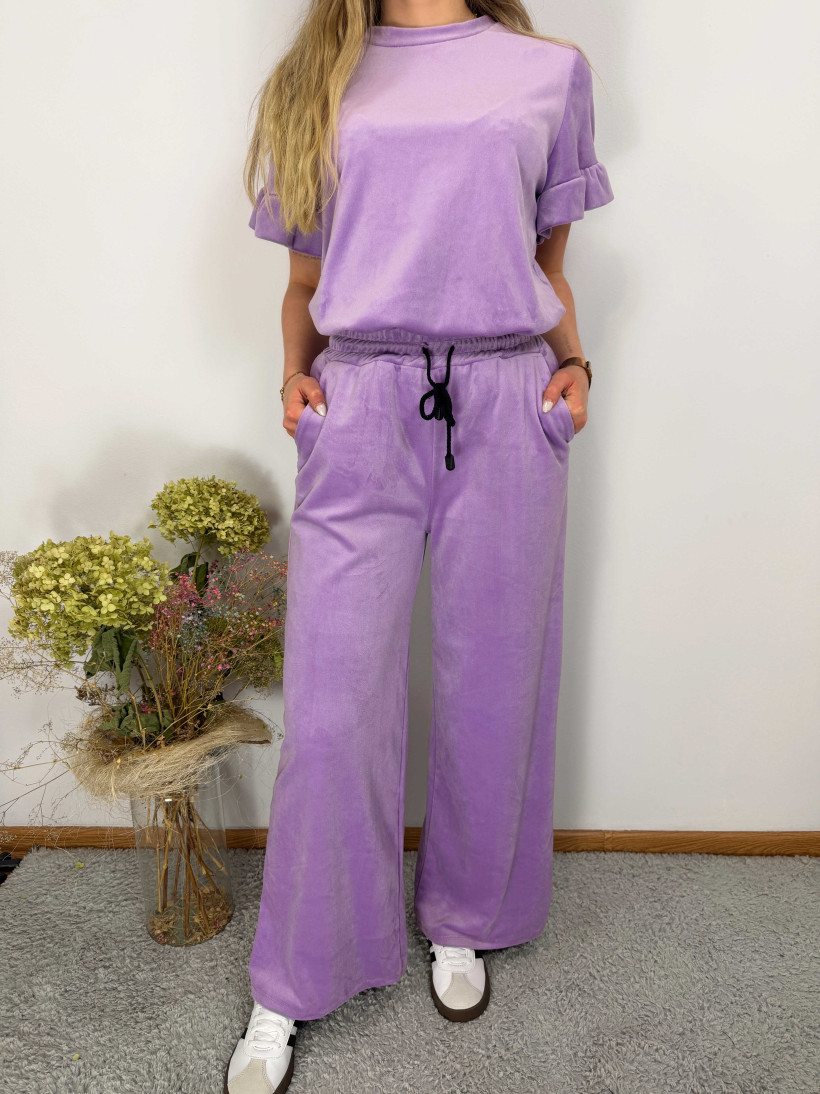 Dres 62 welurowy rฤkaw falbanka