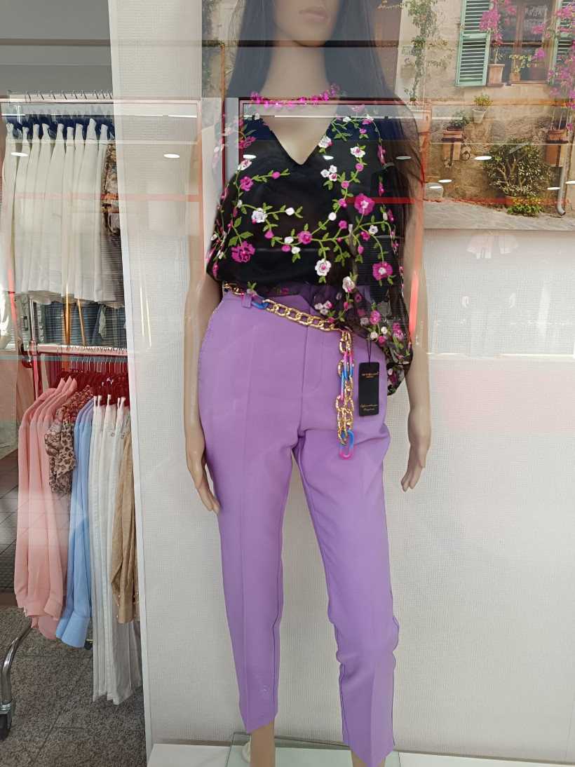 calça lilas com picot