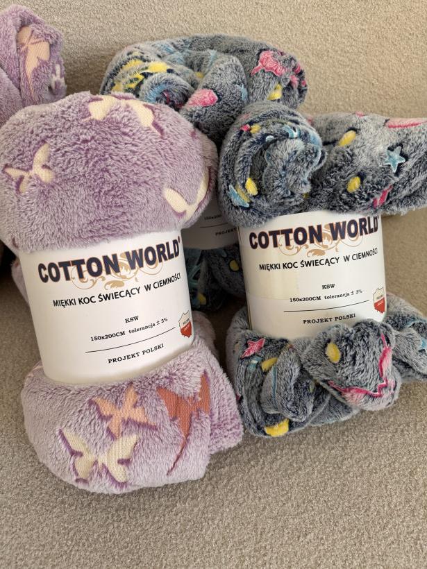 KOC ŚWIECĄCY W CIEMNOŚCI