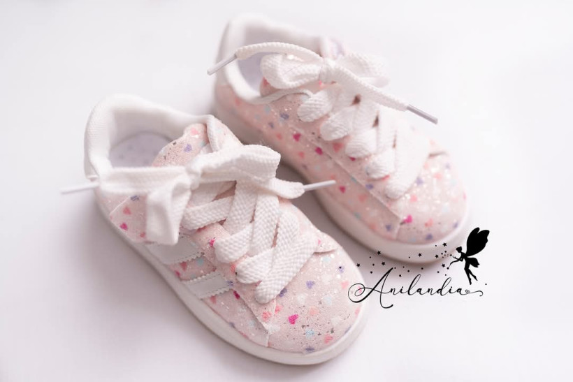 Buciki serduszka brokat