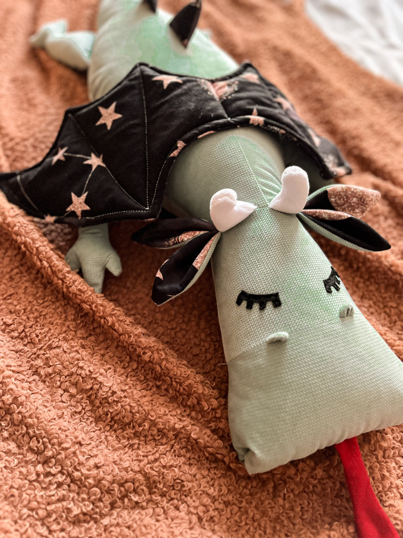 Poduszka dekoracyjna smok