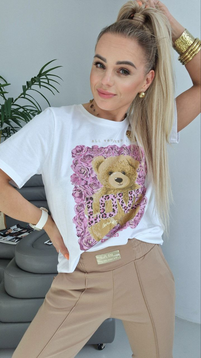 T SHIRT BIALY Z MISIEM NA TLE ROZOWE ROŻE