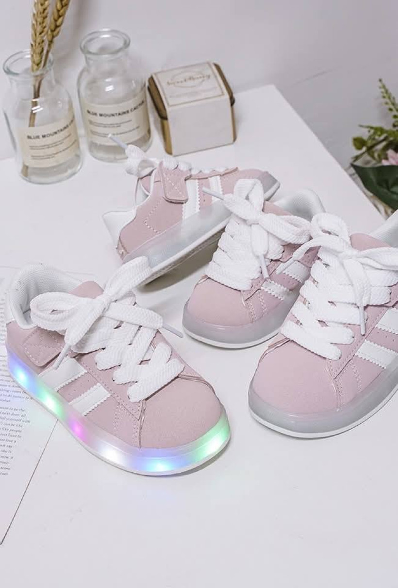 Buciki święcace puder