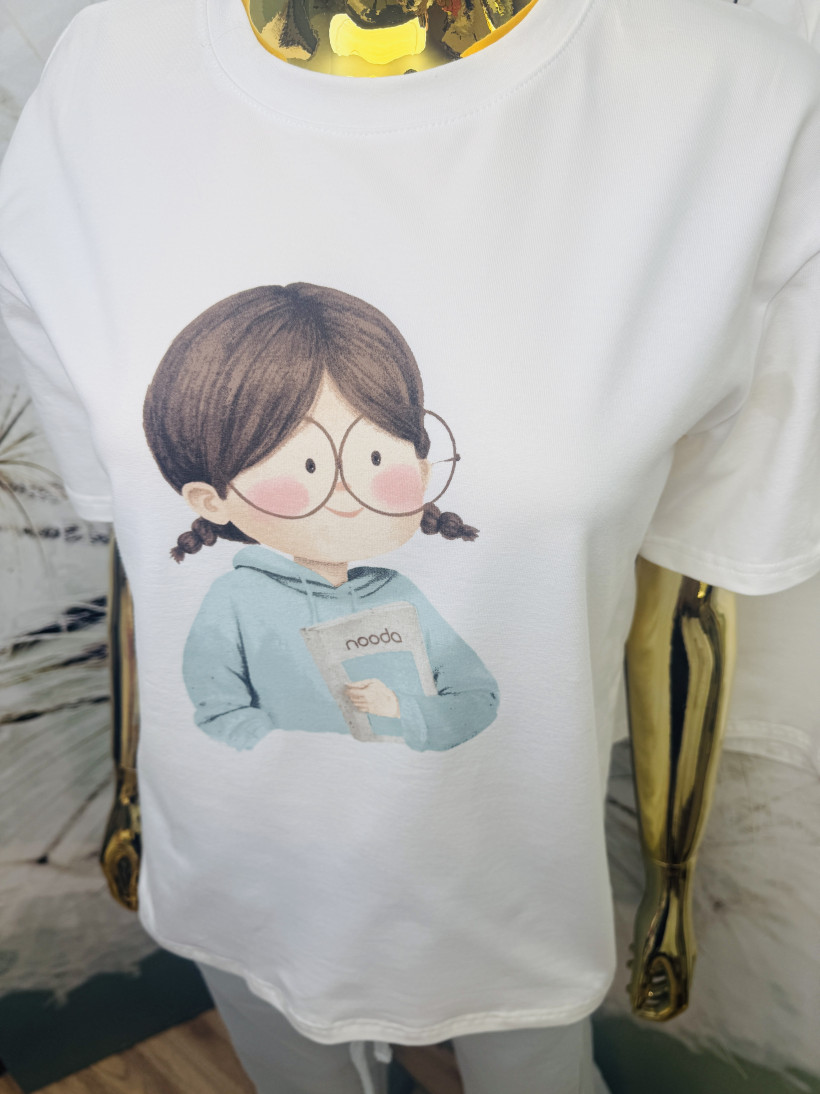 T-shirt laleczka w okularach NOODA