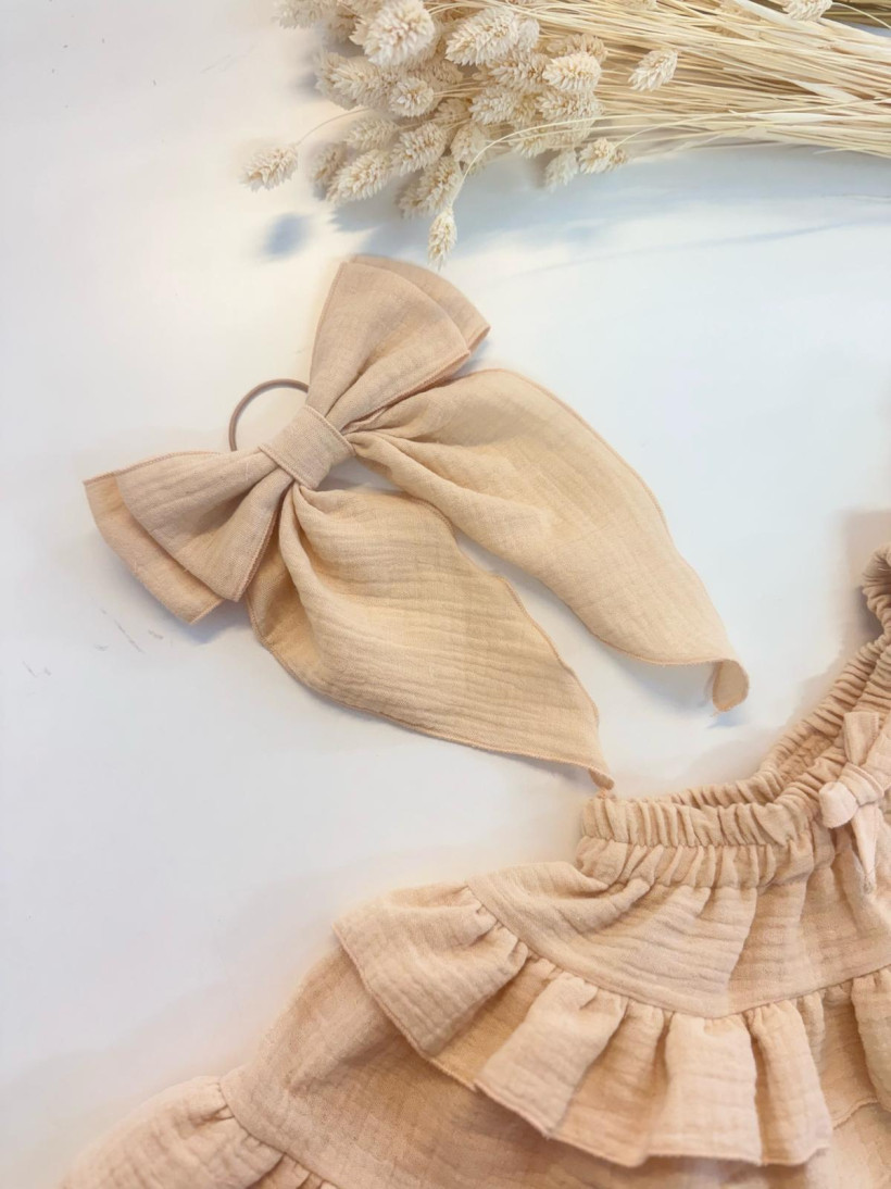 GUMKA Z KOKARDĄ MUŚLIN BEŻOWA MAKBA