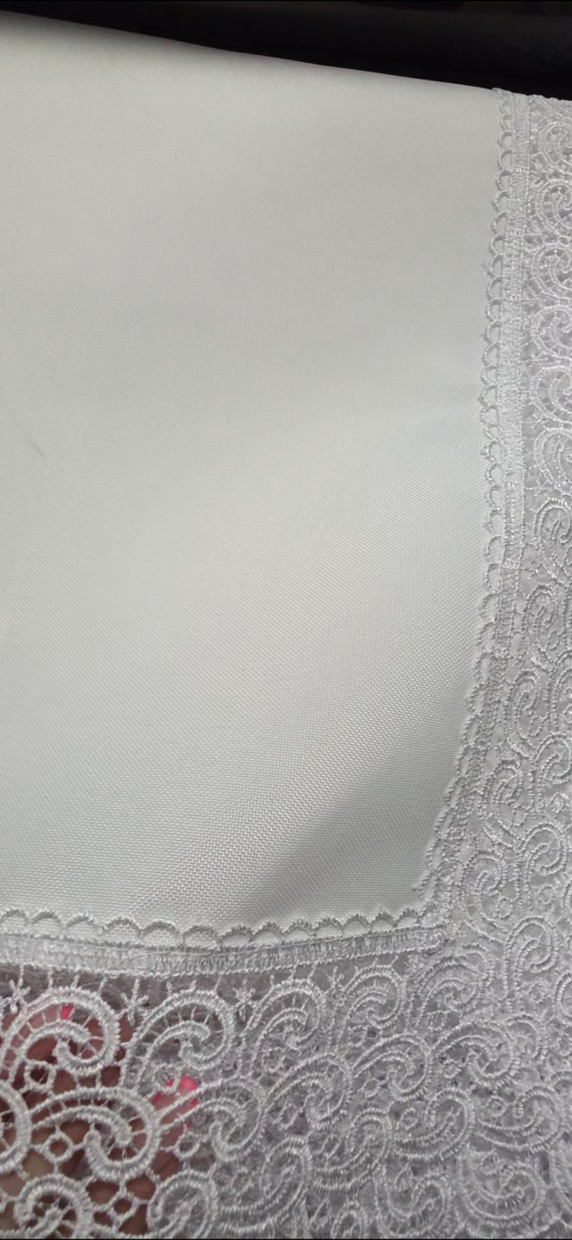 Obrus biały z gipiurą 140x200cm premium