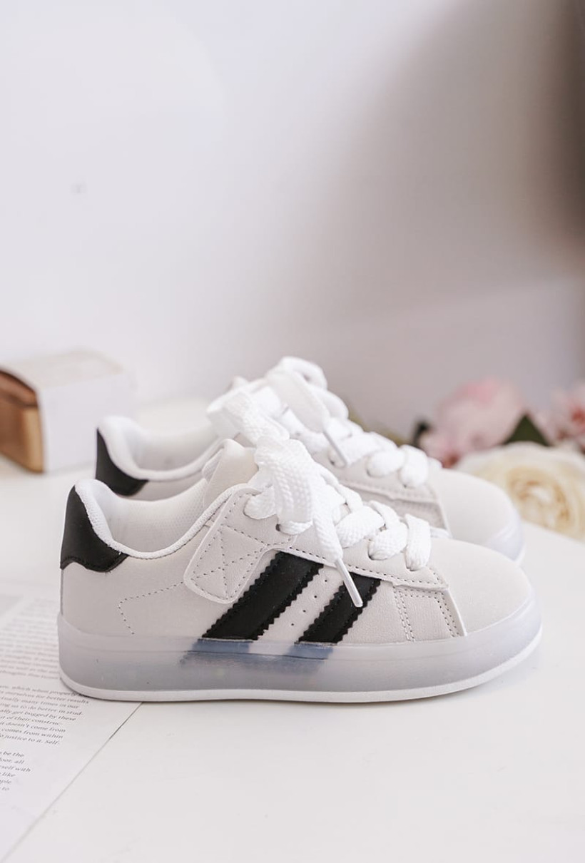 Buty led białe z czarnymi paskami