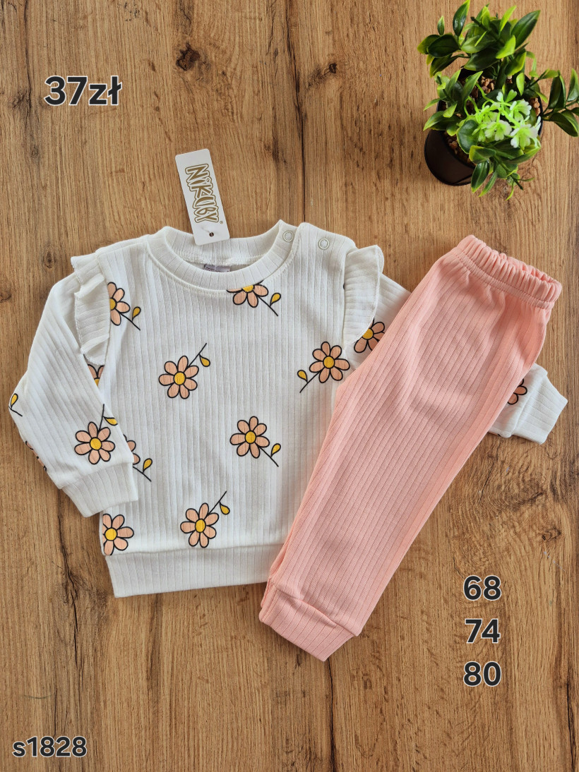 Komplet biała bluza w morelowe kwiaty + spodnie morelowe